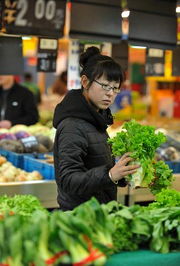 商務(wù)部數(shù)據(jù)顯示 食用農(nóng)產(chǎn)品價(jià)格連續(xù)六周回落，市場(chǎng)供需趨穩(wěn)